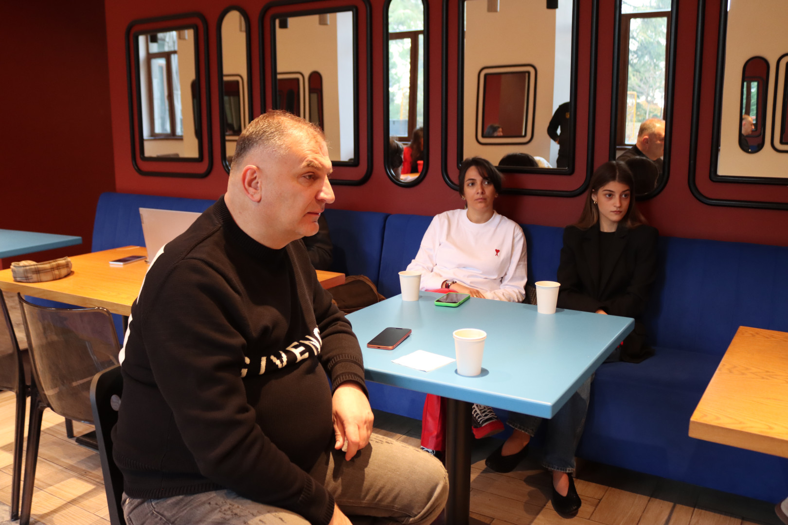 არაფორმალური შეხვედრა კავკასიის უნივერსიტეტის პრეზიდენტთან